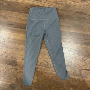 Beyond Yoga High-Waist Ribbed Leggings in Light Gray
